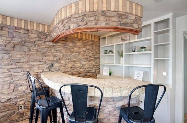 Dining - Comfortable PHX Budget Rental (Phoenix)