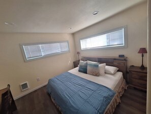 2 室のベッドルーム、デスク、アイロン / アイロン台、WiFi (無料)