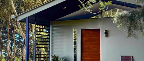 Fachada de la propiedad