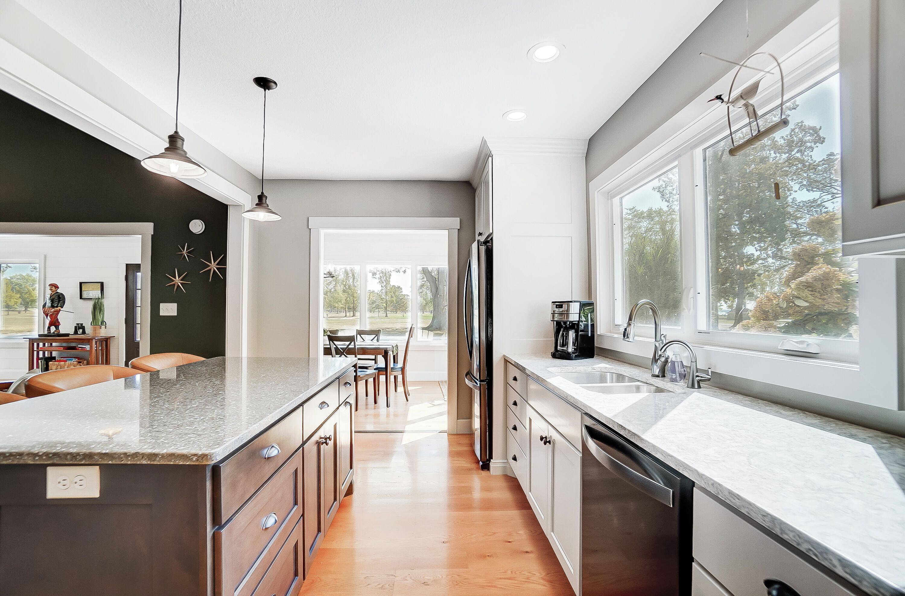 冰箱、微波炉、烤箱、炉灶