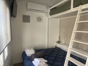 2 slaapkamers, een strijkplank/strijkijzer, gratis wifi, beddengoed