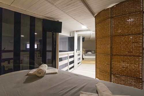 ENCANTO CUENCA Espejo Del Rio