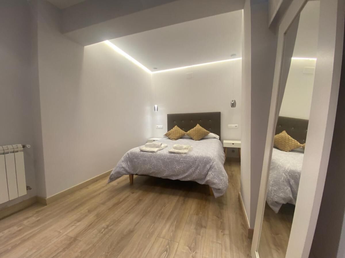 2 slaapkamers, een strijkplank/strijkijzer, reisbedje, gratis wifi