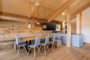 Chalet | Ruokailu