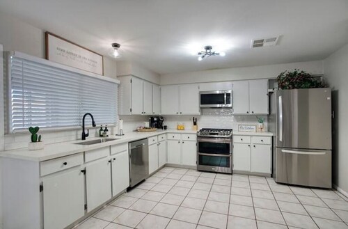 Peoria Retreat w/Grill & Games