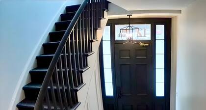 Modern suite (2 Queens) on the River