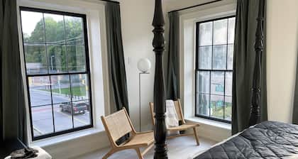 Modern Suite on the River