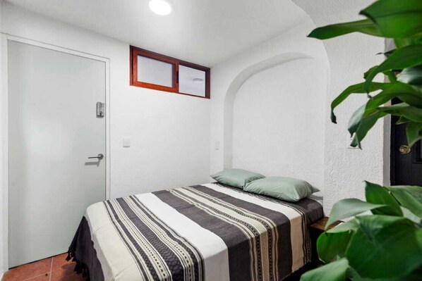 In-room safe, free WiFi, bed sheets