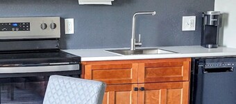 9/11 Memorial View Kettle Moraine Sleeps 2-3