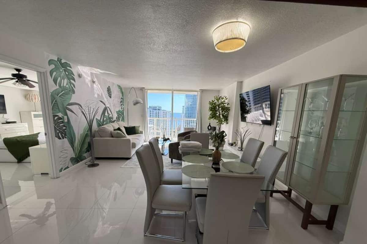 Condo design | Opções para refeição no quarto