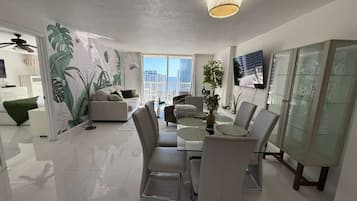 Design Condo | In-room dining