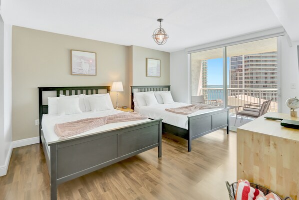 Luksushuoneisto, näköala lahdelle | Ylelliset vuodevaatteet, untuvapeitot, memory foam -patjalliset sängyt