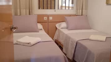 2 habitaciones, tabla de planchar con plancha y wifi gratis