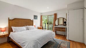 4 camere, una scrivania, Wi-Fi, lenzuola