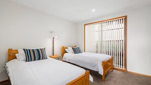 3 habitaciones, cuna de viaje, wifi y ropa de cama 