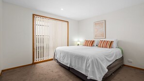 3 bedrooms, travel cot, WiFi, bed sheets