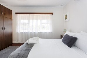 2 bedrooms, iron/ironing board, free WiFi, bed sheets