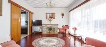 Villa Fiore- South Fremantle Retro Style