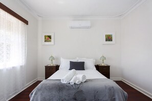 2 quartos, ferros/tábuas de passar roupa, Wi-Fi de cortesia