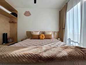 2 chambres, fer et planche à repasser, Wi-Fi, draps fournis
