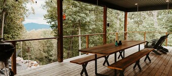 The Rusty Lantern! Enjoy peace and quiet in this cozy mountain cabin! Free WiFi