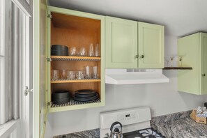 Frigorífic, microones, forn i placa de cuina 