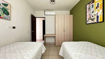 3 dormitorios, tabla de planchar con plancha, wifi y ropa de cama