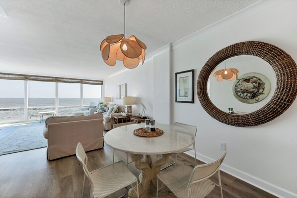 Dining - Oceanfront Condo w/ Balcony & Pool Access (Virginia Beach)