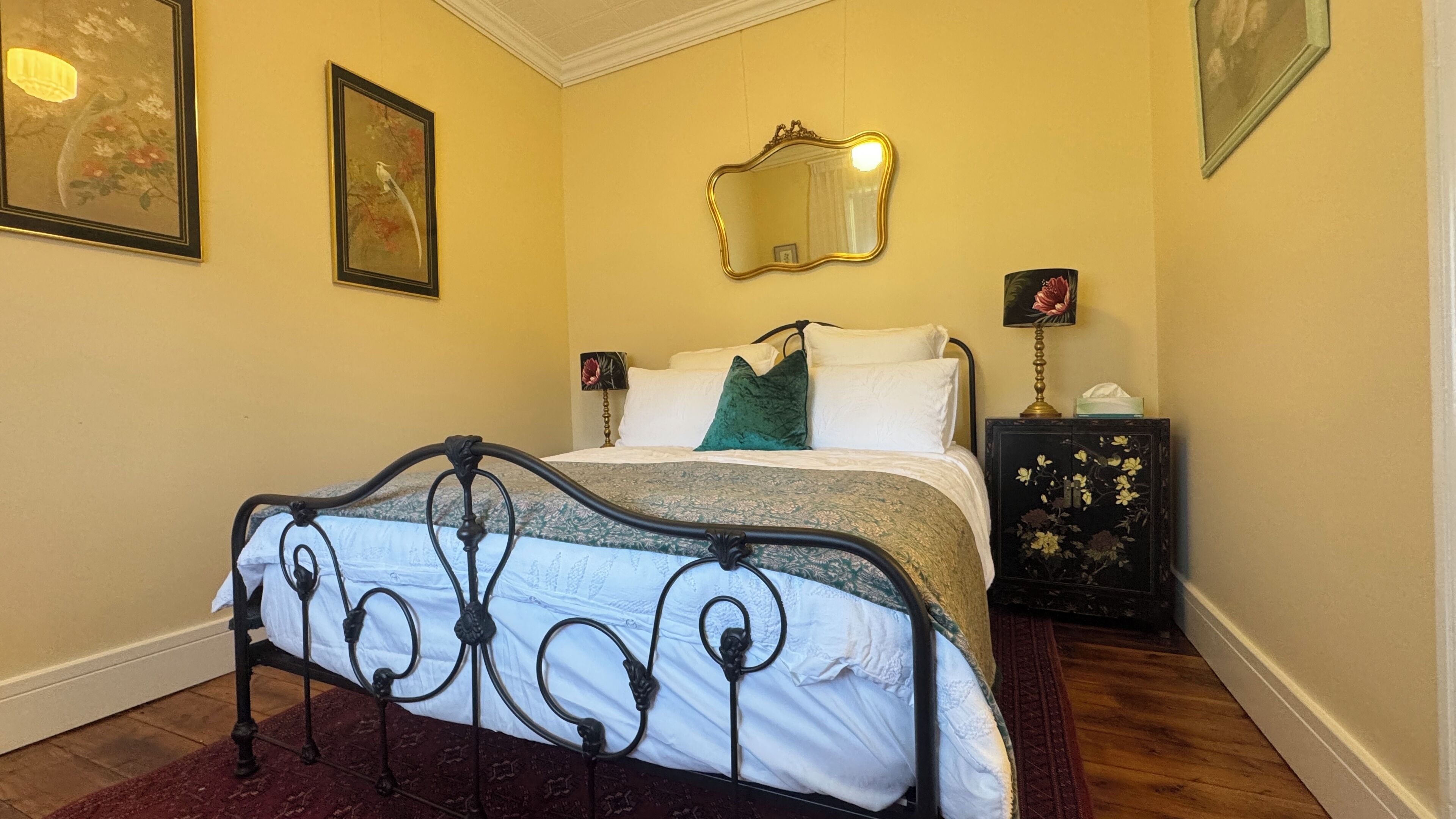 1 slaapkamer, een strijkplank/strijkijzer, gratis wifi, beddengoed