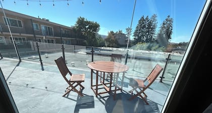 Brand New 2 br 3 full ba townhouse, sleeps 8, two car garage, gated complex
