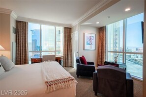 1 Schlafzimmer, Zimmersafe, Schreibtisch, Bügeleisen/Bügelbrett