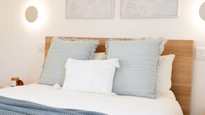 1 bedroom, iron/ironing board, bed sheets, wheelchair access - 108 At The Bluff - 108/123 Franklin Pde, Encounter (Encounter Bay)