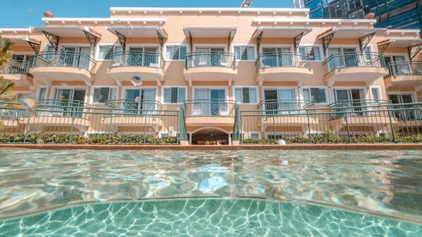 Pool - Stylish CBD retreat - 8 Il Palazzo (Cairns City)