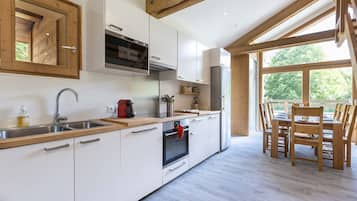 雪櫃、微波爐、焗爐、爐具