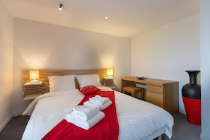 4 bedrooms, iron/ironing board, free WiFi, bed sheets