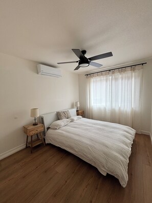 2 bedrooms, iron/ironing board, travel cot, free WiFi