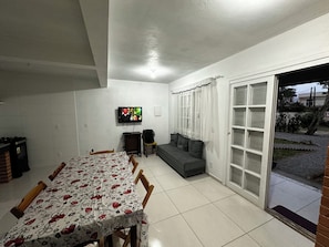 Dining - Grandma's little house I (Armação Penha)