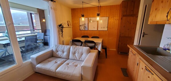 TV - Appartement en centre station résidence le Pavin (Besse-et-Saint-Anastaise)