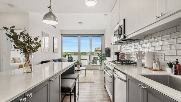Unclassified image, 1 of 42, button - The Pulse - Central unit in Kensington! (Calgary)