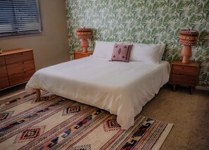 5 bedrooms, in-room safe, desk, iron/ironing board