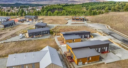 New stylish 2bedroom warm unit /kingbed/Unit5