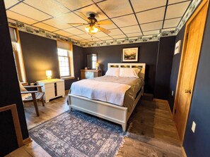 3 makuuhuonetta, silitysrauta/-lauta, vauvan matkasänky, Wi-Fi