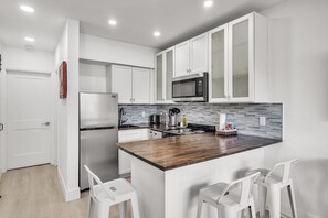 冷蔵庫、電子レンジ、オーブン、食器洗い機