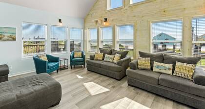 7BR Beachfront | Playground, Bar & Gulf Views