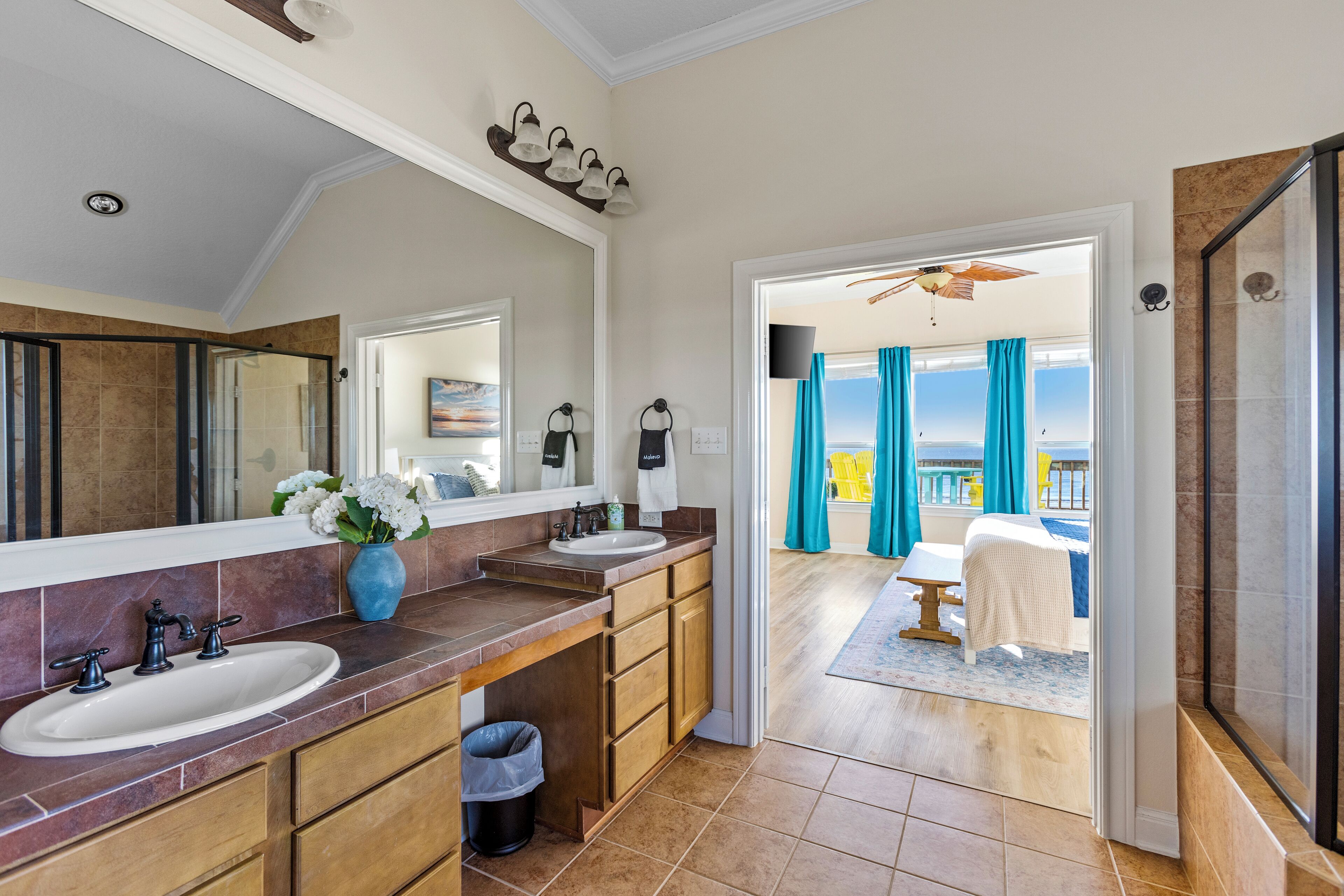 4 bedrooms, desk, free WiFi, bed sheets