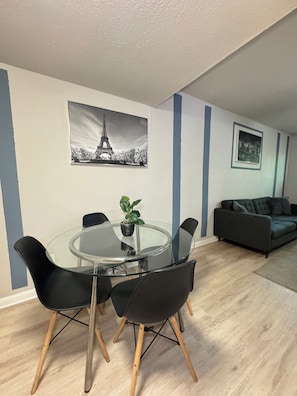 Dining - Downtown Dallas BOHO City GEM LUXE 1BD (Dallas)