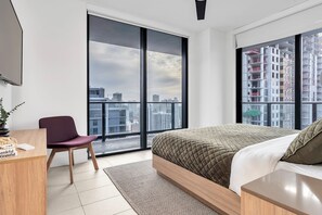 2 chambres, fer et planche à repasser, lit parapluie, Wi-Fi gratuit