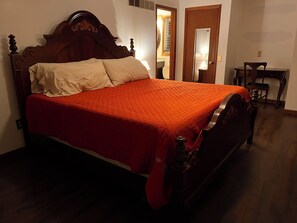 3 多间卧室、办公桌、熨斗/熨衣板、旅行婴儿床