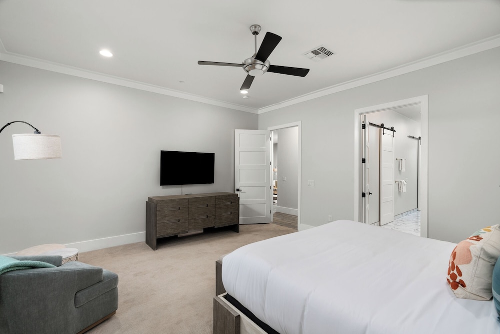 Luxury Desert Oasis with Private Pool & Stunning Mountain Views. Fountain Hills Vrbo