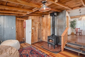 Interior - Bella Luna: Ruidoso Midtown Cabin w/ Hot Tub (Ruidoso)